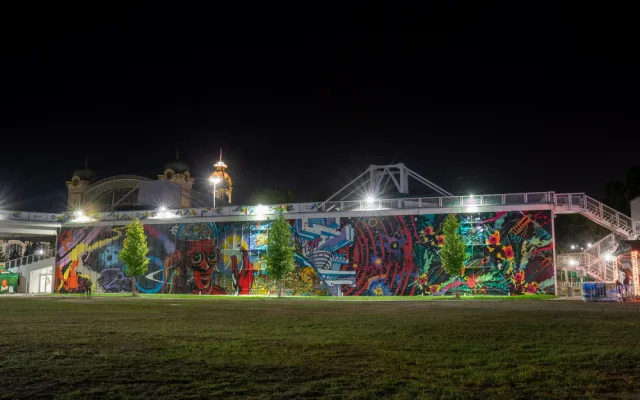 FOTO, VIDEO: Podívejte se na vznik unikátní graffiti na pražském Výstavišti