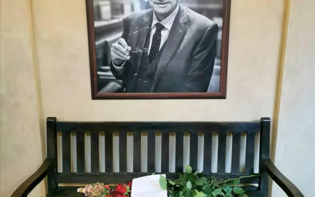 FOTO: Zesnulý Jaroslav Kubera má svou lavičku. Má symbolizovat svobodu a nezávislost