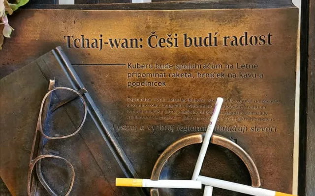 FOTO: Zesnulý Jaroslav Kubera má svou lavičku. Má symbolizovat svobodu a nezávislost