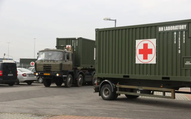 FOTO: Polní nemocnice v Letňanech bude sloužit k doléčení pacientů. Nabídne 500 lůžek