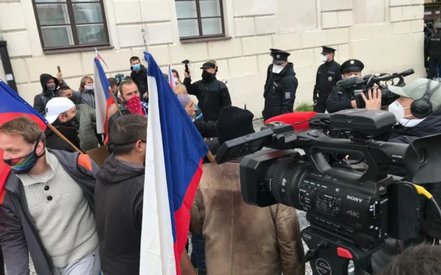 FOTOGALERIE: Vláda likviduje životy, naše práva a naši zem, znělo na demonstraci v Praze