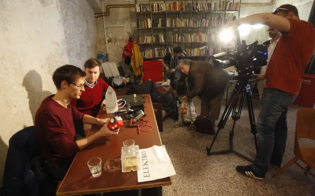 Proč je lepší věci opravovat než vyhazovat a jak fungují kazítka? Odpovídá zakladatel Opravárny Jan Charvát