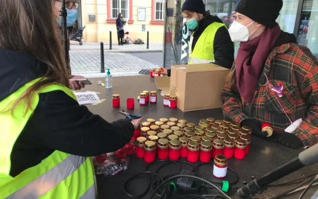 FOTO, VIDEO: Podívejte se, jak v Praze probíhají oslavy Dne boje za svobodu a demokracii
