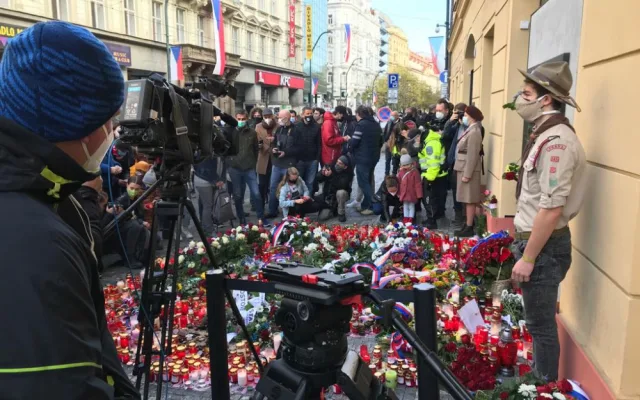 FOTO, VIDEO: Podívejte se, jak v Praze probíhají oslavy Dne boje za svobodu a demokracii