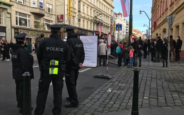 FOTO, VIDEO: Podívejte se, jak v Praze probíhají oslavy Dne boje za svobodu a demokracii