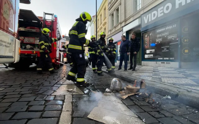 FOTO, VIDEO: Požár elektra v Praze způsobil škodu za několik milionů korun