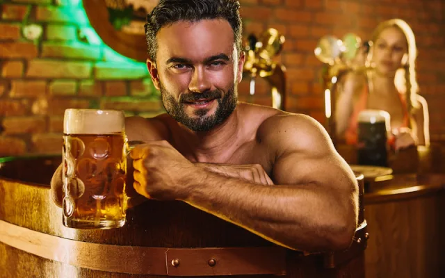 Originální vánoční dárek, který udělá radost? Voucher do revolučního pivního wellness SPA BEERLAND PRAHA