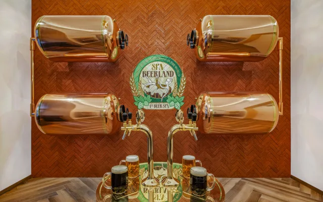 Originální vánoční dárek, který udělá radost? Voucher do revolučního pivního wellness SPA BEERLAND PRAHA