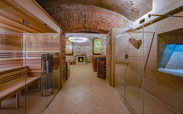 Originální vánoční dárek, který udělá radost? Voucher do revolučního pivního wellness SPA BEERLAND PRAHA