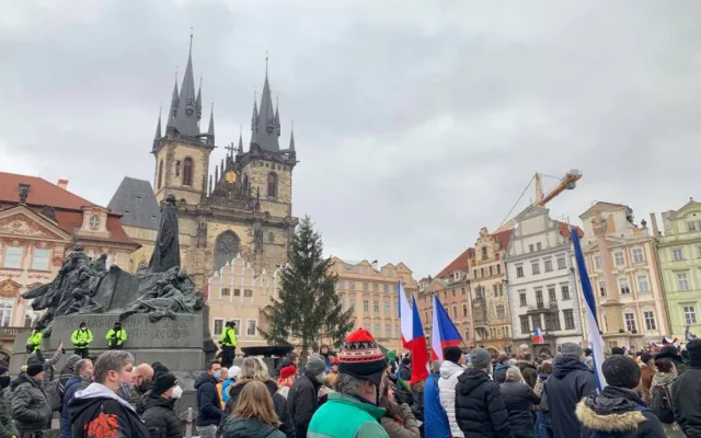 FOTO: V centru Prahy demonstrovaly tři tisíce lidí proti vládním opatřením