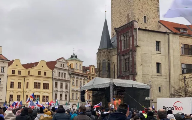 FOTO: V centru Prahy demonstrovaly tři tisíce lidí proti vládním opatřením