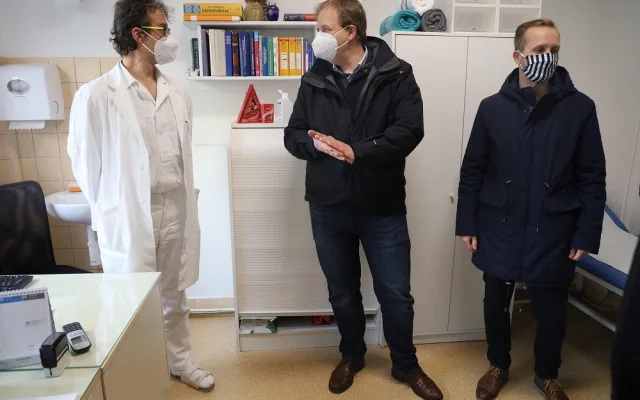 Nemocnice Sv. Kříže v Praze 3 může okamžitě očkovat. Nyní žádá o vakcíny