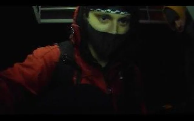 FOTO, VIDEO: Policisté pátrají po trojici mužů, kteří z odcizené kreditky vybrali peníze. Neviděli jste je?