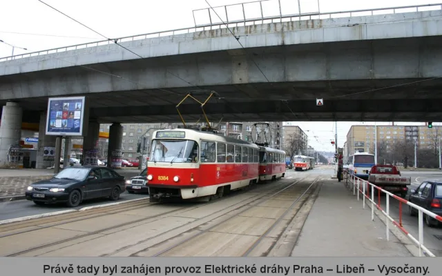 Elektrické tramvaje v Praze brázdí Prahu již 125 let. Nejstarší úsek je mezi zastávkami Urxova a Balabenka