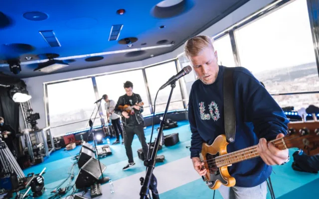 V Žižkovské věži hráli Monkey Business, Mig21 i Ewa Farna. Záznam festivalu je k vidění online