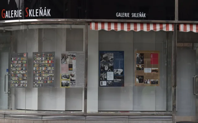 V Galerii Skleňák v Praze 6 je možné zhlédnout výstavu věnovanou Josefu Škvoreckému