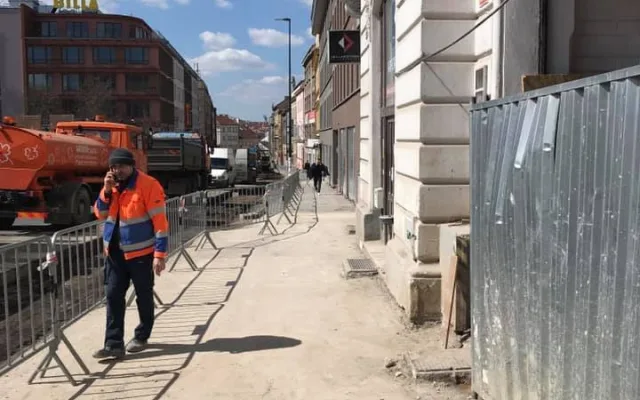 Koněvova ulice na Žižkově je ode dneška uzavřena. Omezení potrvá července