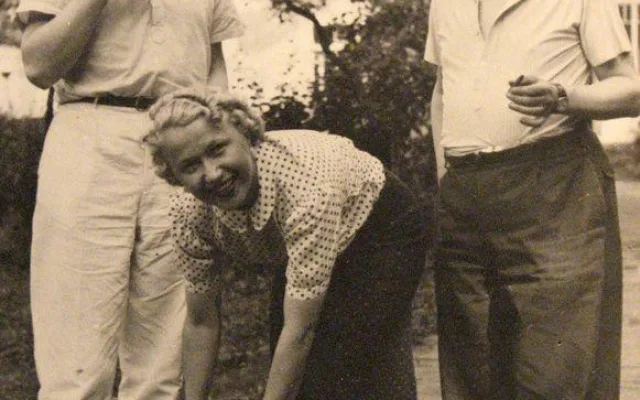 Ferdinand Peroutka Olga Scheinpflugová a Karel Čapek na Strži v roce 1938