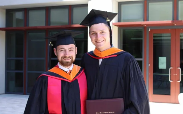 Promoce z oboru Aeronautics &amp; Astronautics na Stanford University