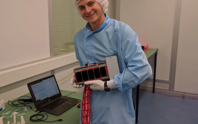 Předletové testování stanfordské družice QB50 Discovery