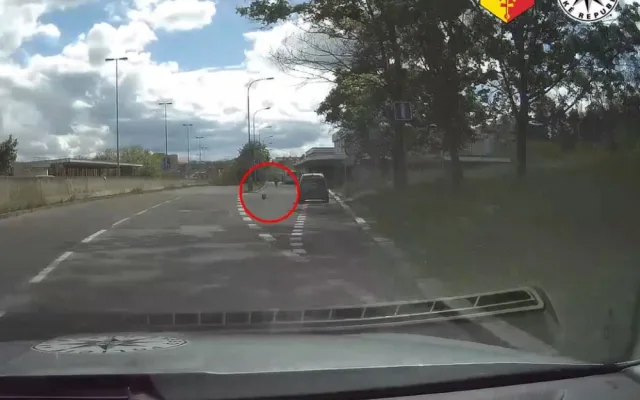 Motorkář ujížděl policii na kradené motorce. Byl na pervitinu a měl zákaz řízení