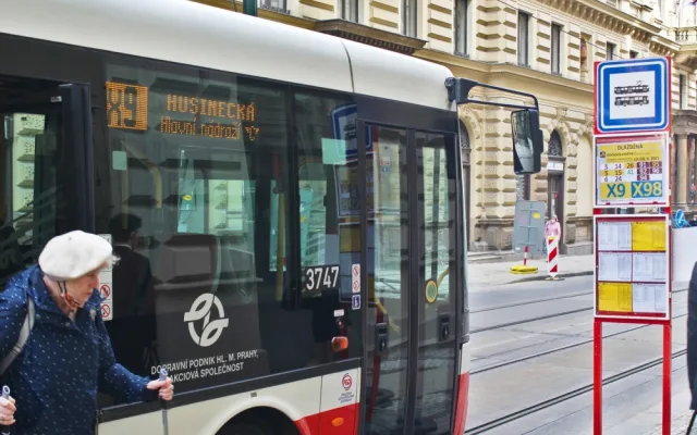 Oprava kolejí u hlavního nádraží je v plném proudu. Podívejte se, jak to u hlaváku nyní vypadá