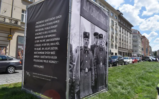 Venkovní výstava v Praze 6 připomíná odchod posledních sovětských vojáků z Československa