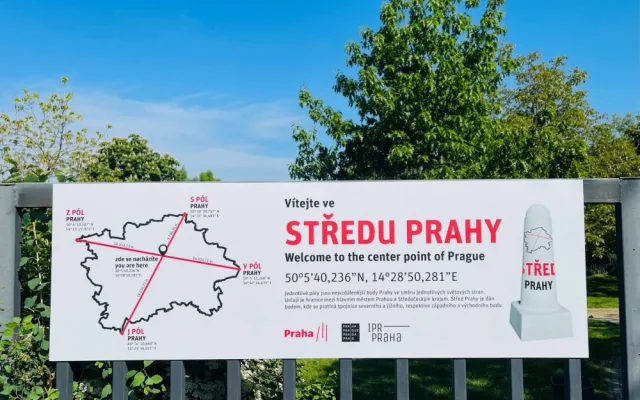 Patník nově znázorňuje střed Prahy. Hlavním cílem je pobavit lidi, říká starosta