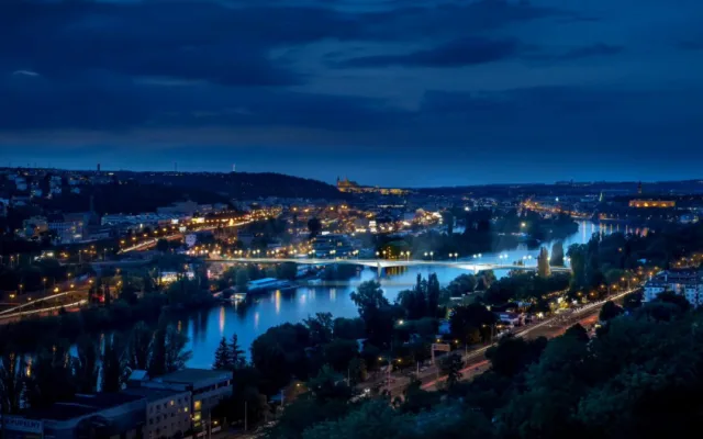 Nad Vltavou vyroste nový most. Nebude pro auta a spojí Smíchov a Podolí