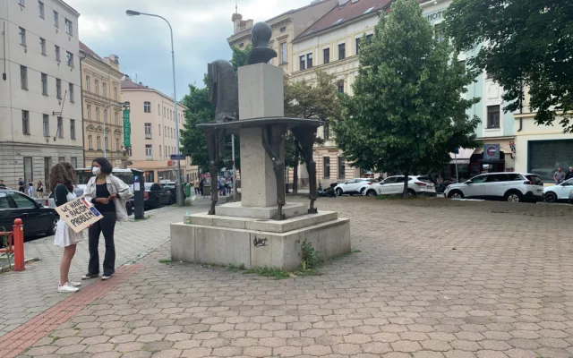 V Praze měl proběhnout protest za Roma, který zemřel po zákroku policie. Nikdo nepřišel
