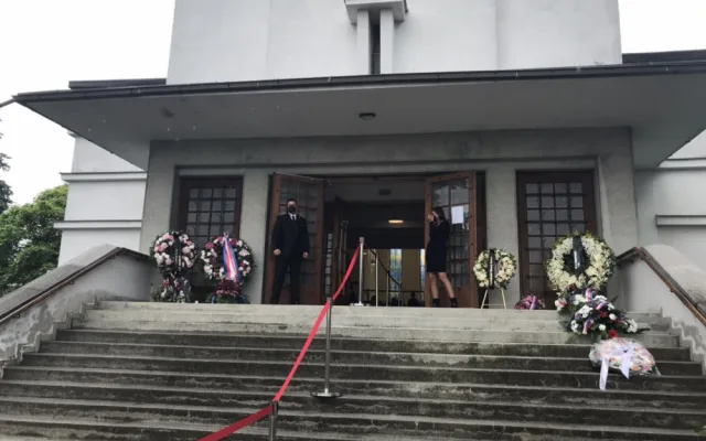 Česko se loučí s Popelkou. V Praze probíhá veřejné rozloučení s Libuší Šafránkovou