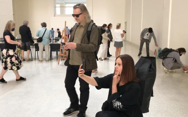 Umělci obsadili Národní galerii. Upozorňují na její sestupující kvalitu