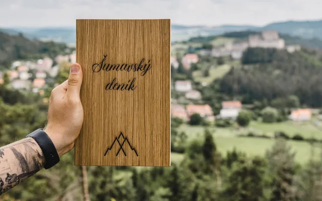 Mladí manželé z Prahy založili projekt Fotíme Šumavu, teď vytvořili i Šumavské deníky