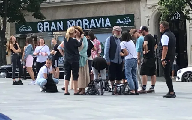 Dušek, Babčáková nebo Hádek dnes natáčeli za plného provozu v centru Prahy
