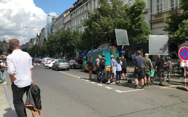 Dušek, Babčáková nebo Hádek dnes natáčeli za plného provozu v centru Prahy