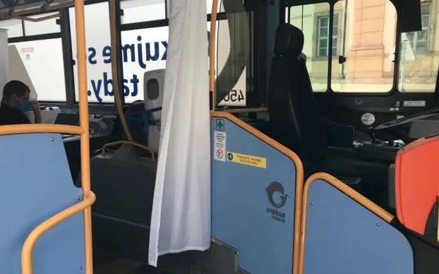 Prahou bude jezdit očkovací autobus. Zamíří na náplavku i do Stromovky