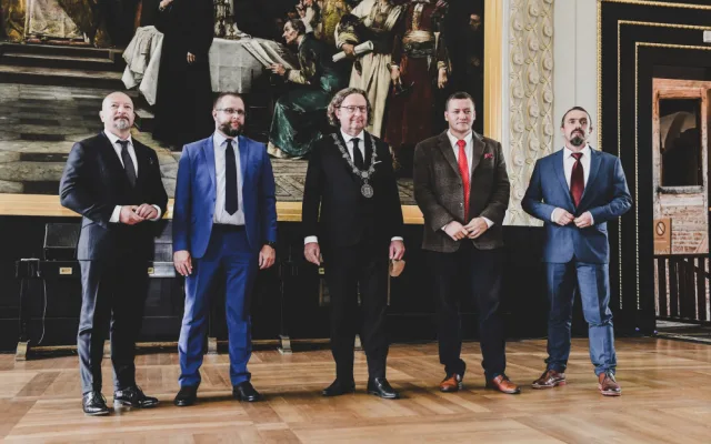 Zástupci běloruské opozice dnes získali od Prahy symbolický dar