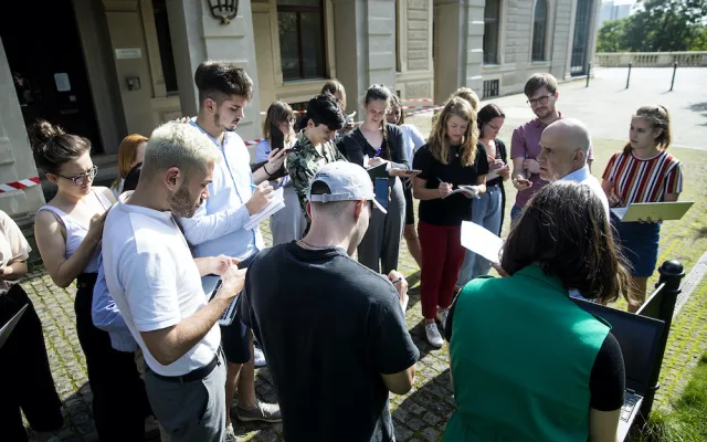 Na účastníky čekaly mimo jiné novinářské workshopy a praktická cvičení.