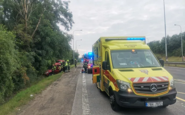 Dopravní nehoda uzavřela Jižní spojku. Na místě zasahoval vrtulník