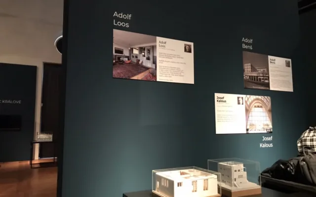 Jízdárna Pražského hradu hostí nejrozsáhlejší výstavu moderní architektury za posledních dvacet let