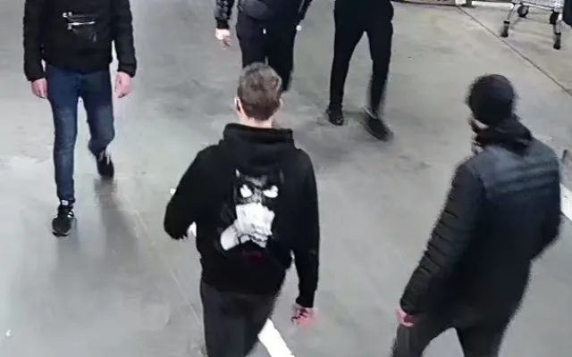 Kamara - just a nig*er! Policie má dva z autorů rasistického vzkazu