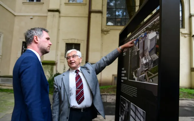 Městský archiv oslavuje 170 let od svého založení venkovní výstavou