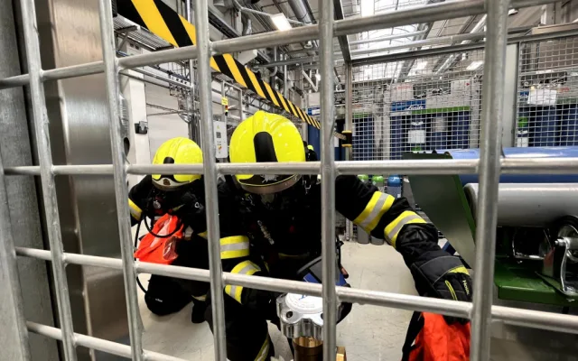 Pražští hasiči prošli cvičením, při kterém došlo k výbuchu plnírně plynů