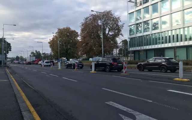 Další kolony v Praze. V Argentinské bude tišší asfalt, dnes začaly práce
