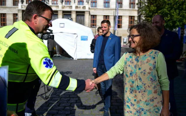 Úleva pro umírající i jejich rodiny. Hlavní město s pražskou záchrankou zajistí pacientům mobilní paliativní péči