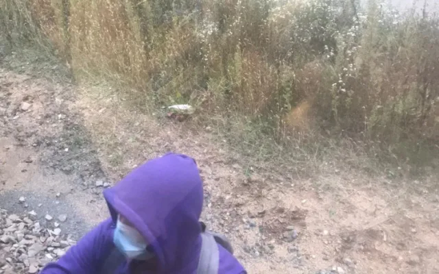 Partička sprejerů se sesypala na stojící vlak. Celou dobu je natáčel zaměstnanec drah