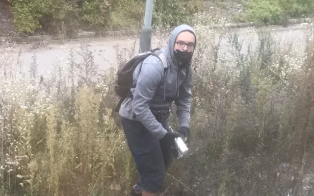 Partička sprejerů se sesypala na stojící vlak. Celou dobu je natáčel zaměstnanec drah