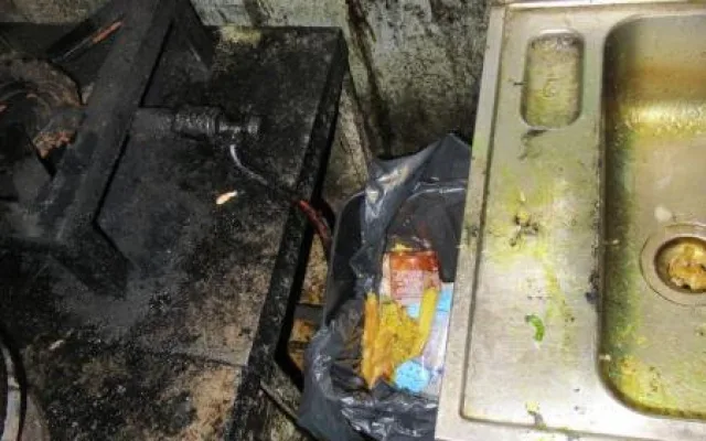 Neuvěřitelný nepořádek a všudypřítomný myší trus. Inspekce zavřela restauraci v Sapě