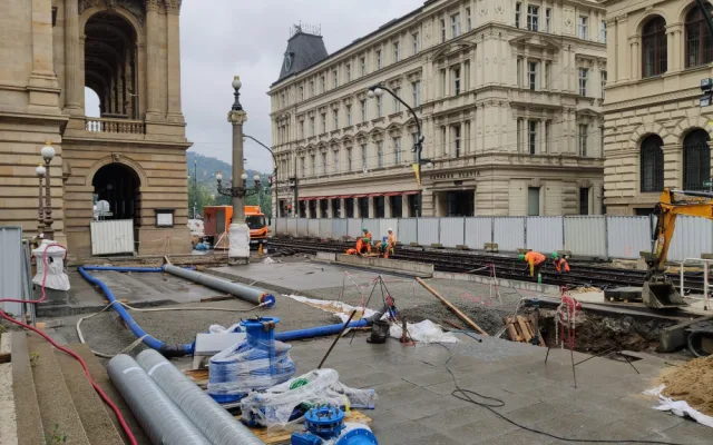 Oprava mostu na Národní je u konce. Začíná rekonstrukce kanalizace v Divadelní