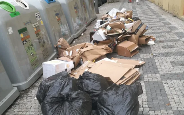 Praha se utápí v odpadcích, hlásá ODS. Jsou to hloupé výkřiky opozice, říká Hlubuček